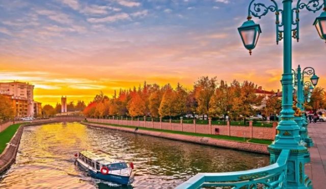 Eskişehir’de Gelecek Planları Vatandaşa Soruluyor Eskişehir’de Gelecek Planları Vatandaşa Soruluyor