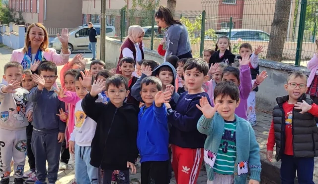 Bilecikli Minikler İtfaiyeciliği Deneyimledi