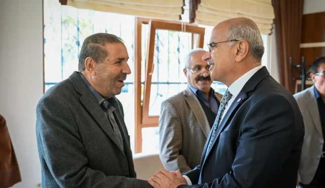 Başkan Sami Er, Yaşlılarla Vefa Konağı’nda Buluştu Başkan Sami Er, Yaşlılarla Vefa Konağı’nda Buluştu