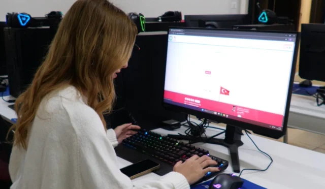 Büyükşehir’den Öğrencilere Dijital Eğitim Fırsatı