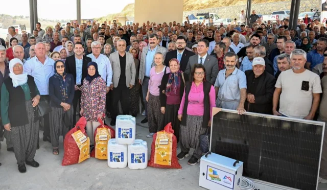 Mersin Büyükşehir’den Çiftçilere Üçlü Destek Mersin Büyükşehir’den Çiftçilere Üçlü Destek