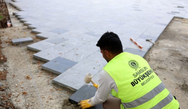 Büyükşehir’den Valilik Meydanı’nda Modern Dokunuş