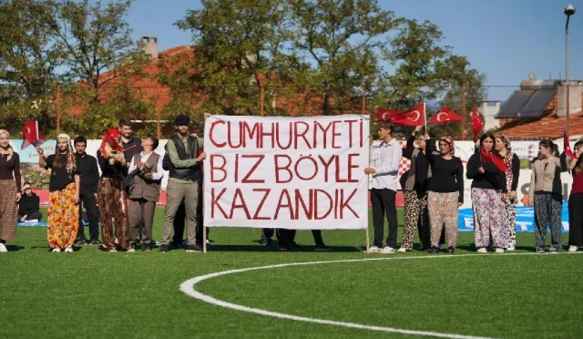 Ayvalık’ta Cumhuriyet Bayramı Coşkusu Yaşandı