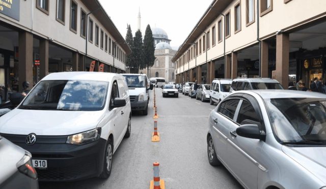 Büyükşehir’den Çift Sıra Park Sorununa Kalıcı Çözüm Büyükşehir’den Çift Sıra Park Sorununa Kalıcı Çözüm