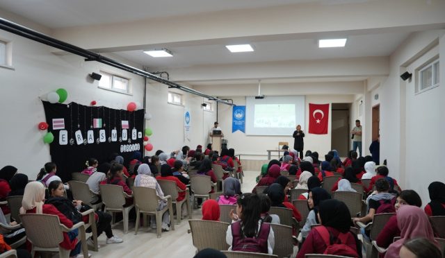 Büyükşehir Belediyesi Öğrencilere Çevre Bilinci Aşılıyor Büyükşehir Belediyesi Öğrencilere Çevre Bilinci Aşılıyor