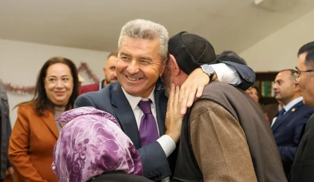 Vali Ergün, Sakin Şehir Şavşat’ta Huzurlu Ziyarette Bulundu Vali Ergün, Sakin Şehir Şavşat’ta Huzurlu Ziyarette Bulundu