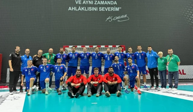 Nilüfer Belediyespor Hentbol Takımı Kayıpsız Serisini Sürdürüyor Nilüfer Belediyespor Hentbol Takımı Kayıpsız Serisini Sürdürüyor