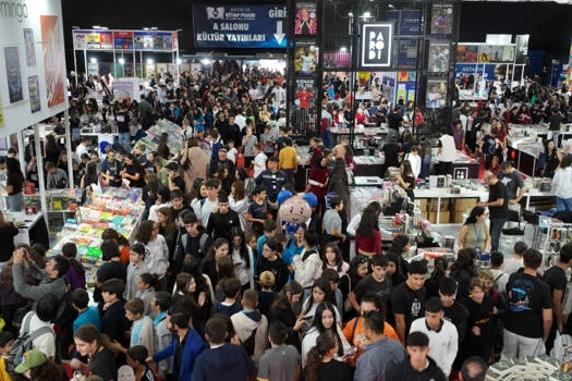 Antalya Kitap Fuarı Ziyaretçi Rekoru Kırdı Antalya Kitap Fuarı Ziyaretçi Rekoru Kırdı
