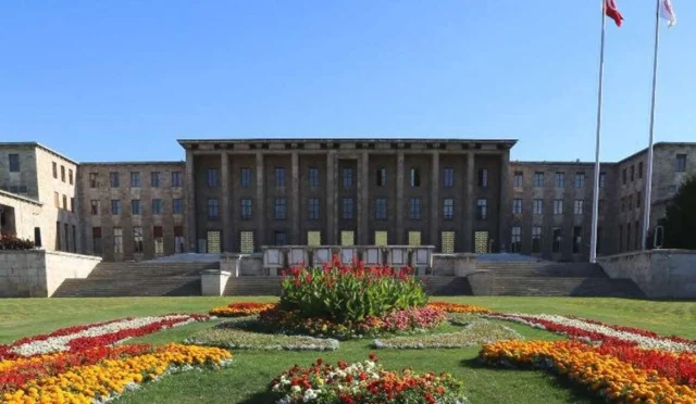 TBMM, Trafik Cezaları ve Yeni Düzenlemeler İçin Yoğun Mesaiye Başlıyor TBMM, Trafik Cezaları ve Yeni Düzenlemeler İçin Yoğun Mesaiye Başlıyor