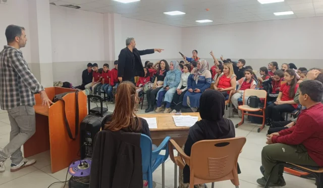 Mardin’de Genç Yazarlar Yetişiyor Mardin’de Genç Yazarlar Yetişiyor