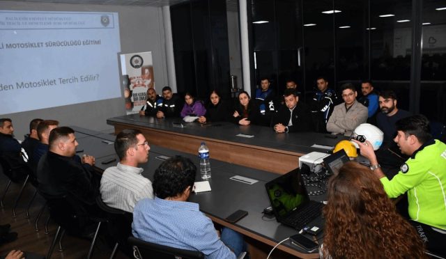 Büyükşehir Çalışanlarına Motorlu Bisiklet Eğitimi Verildi Büyükşehir Çalışanlarına Motorlu Bisiklet Eğitimi Verildi