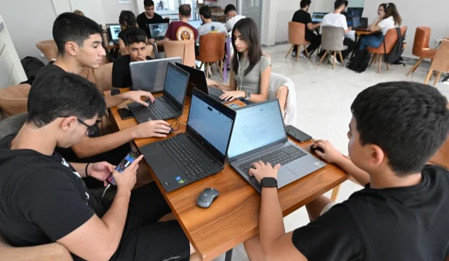 Mersin’de Gençler NASA Space Apps Challenge’da Uzay Çözümleri Üretti