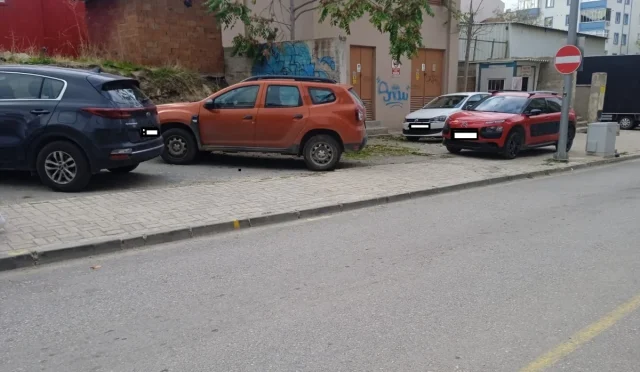 Keşan’da Kaldırım İşgalleri Tepki Çekiyor!