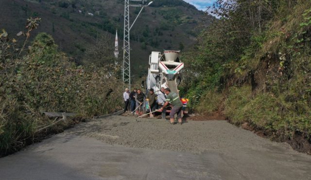 İki İlçeyi Birbirine Kavuşturan Yol Açıldı İki İlçeyi Birbirine Kavuşturan Yol Açıldı