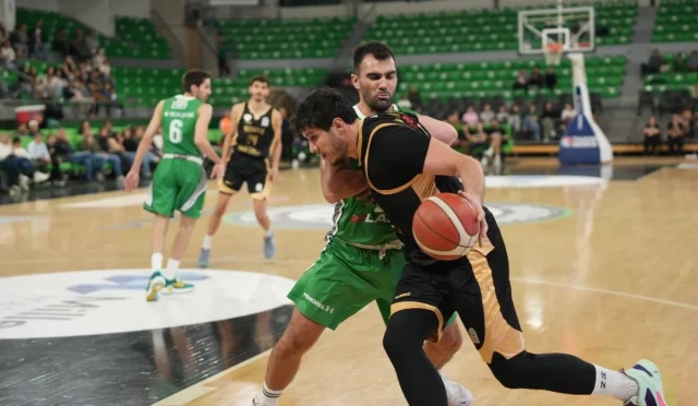 Konya Büyükşehir Belediyespor, Darüşşafaka’yı yenerek galibiyet serisini sürdürdü Konya Büyükşehir Belediyespor, Darüşşafaka’yı yenerek galibiyet serisini sürdürdü