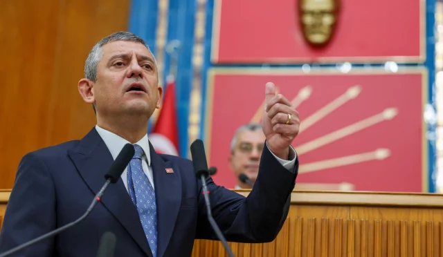 CHP Genel Başkanı Özel, Komisyon Çalışmalarını Eleştirdi