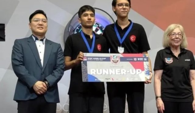 Bursa’nın Gururu Toprak Aras Dünya İkincisi Bursa’nın Gururu Toprak Aras Dünya İkincisi