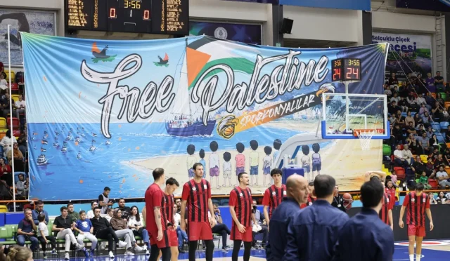 Konya’da Basketbol Heyecanı ve Gazze’ye Destek Buluştu Konya’da Basketbol Heyecanı ve Gazze’ye Destek Buluştu