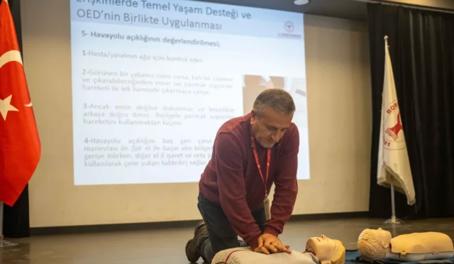 İzmir Bornova’da Muhtarlara İlk Yardım Eğitimi Verildi