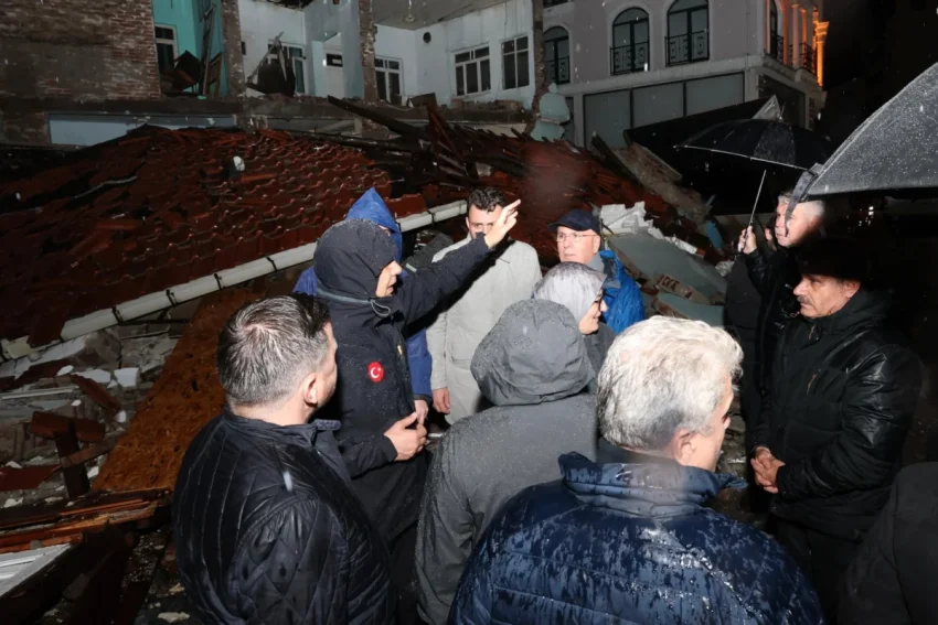 6,1’lik Depremde Bakan Yerlikaya Sahaya İndi