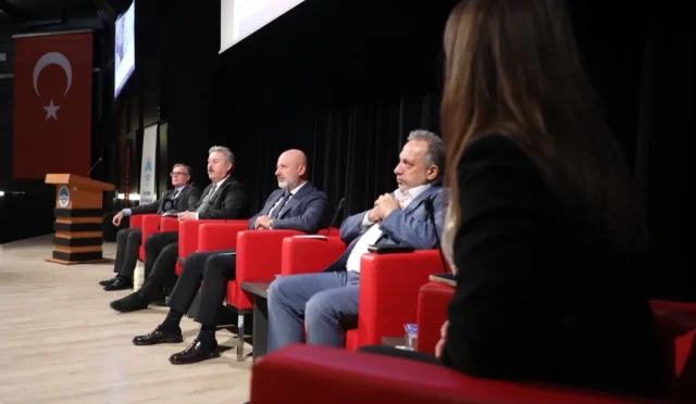 Başkan Palancıoğlu, Melikgazi’nin Kentsel Dönüşüm Projelerini Tanıttı Başkan Palancıoğlu, Melikgazi’nin Kentsel Dönüşüm Projelerini Tanıttı