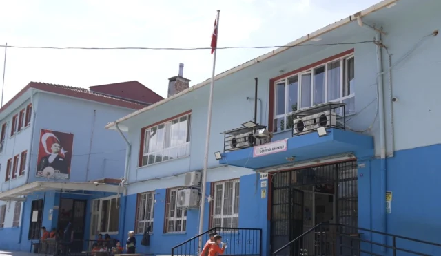 İzmir Büyükşehir’den Okullara Destek Eli