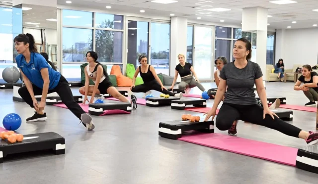 Mersin Büyükşehir, Kadınlara Ücretsiz Pilates Fırsatı Sunuyor