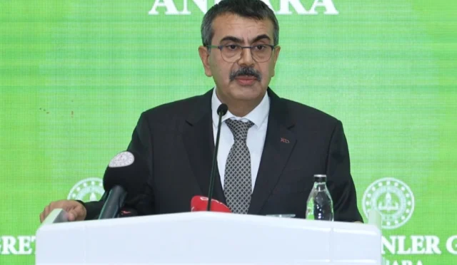 Bakan Tekin’den 10 Kasım Tartışmalarına Yanıt