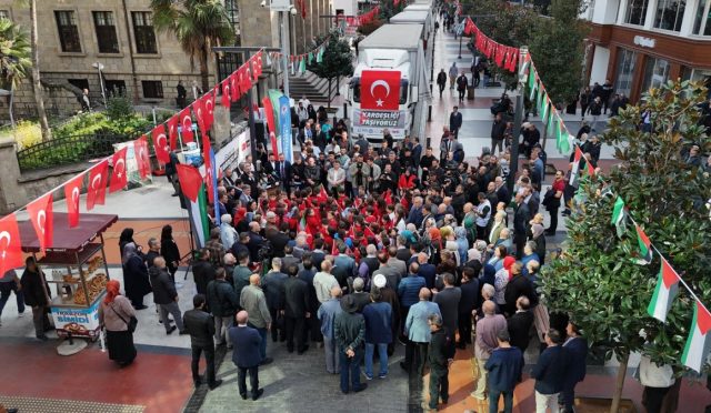 Kardeşlik Tırları Trabzon’dan Gazze’ye Yolculuğa Çıktı Kardeşlik Tırları Trabzon’dan Gazze’ye Yolculuğa Çıktı
