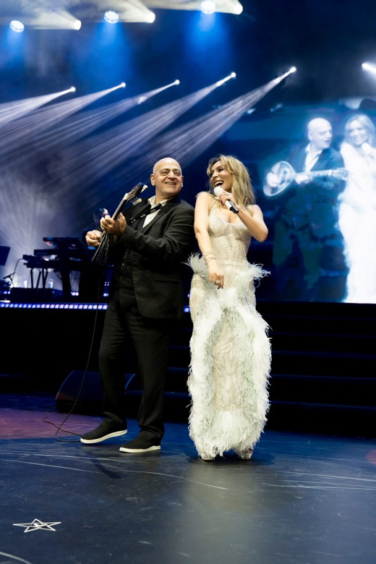 Ziynet Sali’den Madonna’ya Gönderme: “Beni Görse Kıskanır, Formdayım!” Ziynet Sali’den Madonna’ya Gönderme: “Beni Görse Kıskanır, Formdayım!”