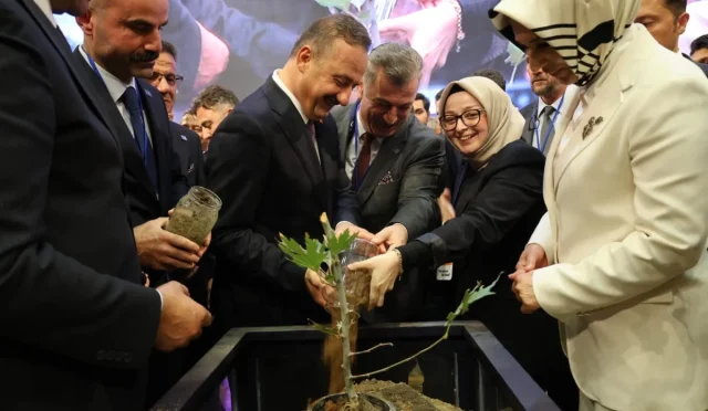 Anahtar Parti’nin İlk Yılı Dev Katılımla Gerçekleşti