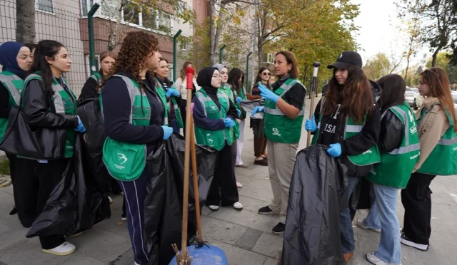 Gençler, Beylikdüzü’nde Çevre Farkındalığı Oluşturdu